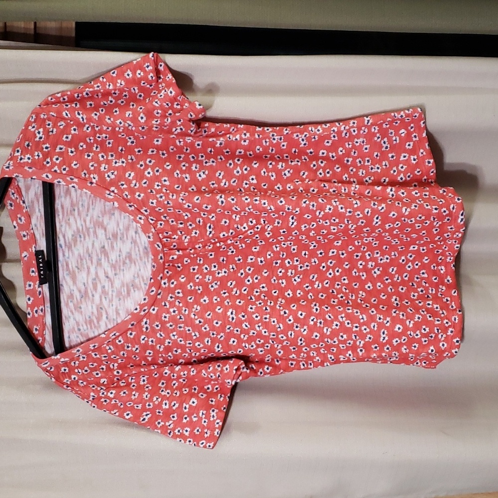 Tribal Short Sleeve Round Neck Floral Shirt Size Large